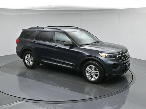 Used 2023 Ford Explorer XLT RWD image 43