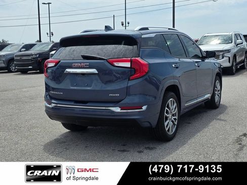 Used 2024 GMC Terrain Denali w/ Denali Premium Package AWD/4WD image 8