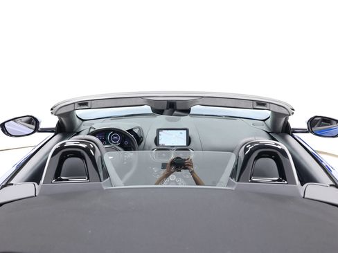 Used 2023 Aston Martin V8 Vantage Roadster RWD image 52