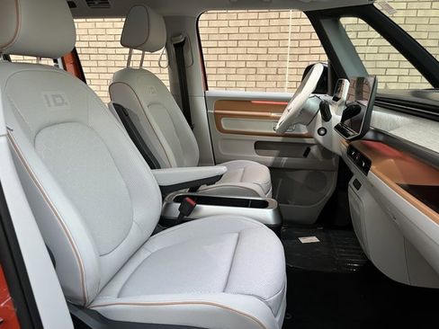 New 2025 Volkswagen ID. Buzz Pro S Plus image 8