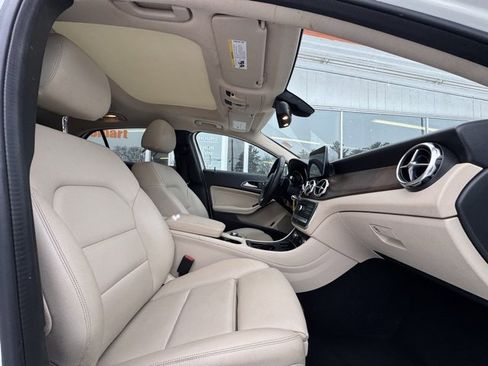 Used 2018 Mercedes-Benz GLA 250 GLA 250 image 12