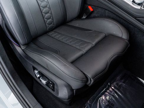 Used 2025 BMW X6 M Competition w/ Executive Package image 31