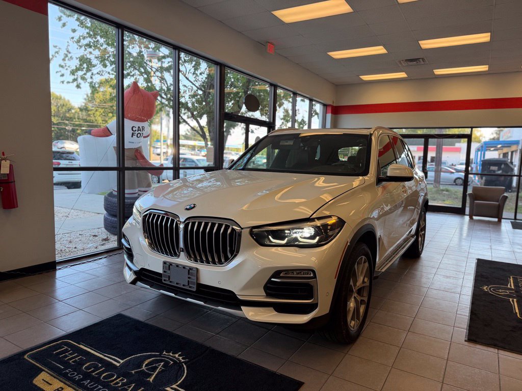 Used 2019 BMW X5 xDrive40i w/ Convenience Package AWD/4WD image 1