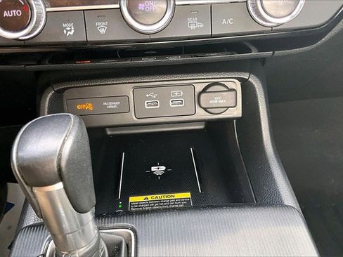 Used 2023 Honda Civic Touring image 34