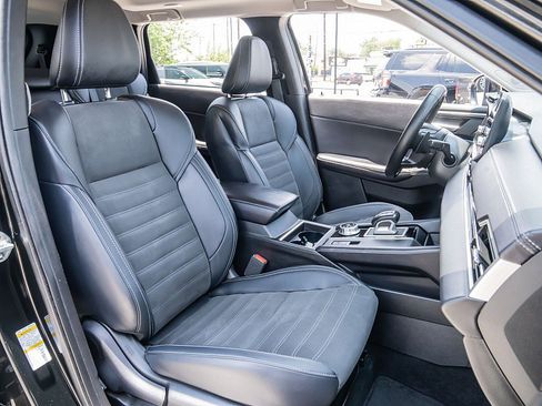 Used 2024 Mitsubishi Outlander FWD image 20