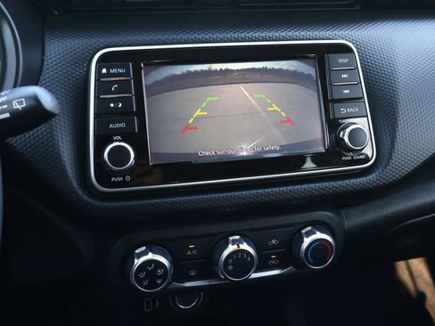 Used 2022 Nissan Kicks S image 26