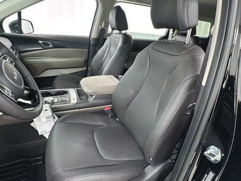 New 2026 Kia Carnival LXS image 10