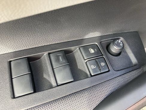 Certified 2025 Toyota Corolla LE FWD image 15