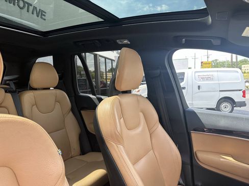 Used 2017 Volvo XC90 T6 Momentum w/ Vision Package AWD/4WD image 10