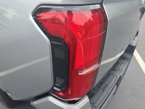 Used 2024 Toyota Tacoma SR5 w/ SR5 Upgrade Package RWD image 30