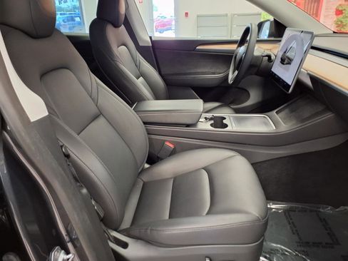 Used 2024 Tesla Model Y Long Range AWD/4WD image 11