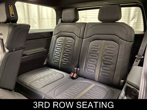 Used 2025 Rivian R1S Adventure AWD/4WD image 29