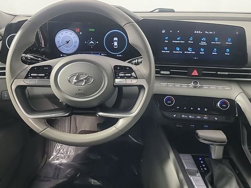 Used 2023 Hyundai Elantra SEL w/ Convenience Package image 24