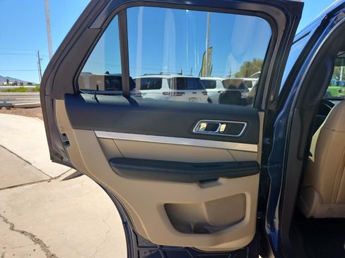 Used 2017 Ford Explorer XLT w/ Equipment Group 202A FWD image 14