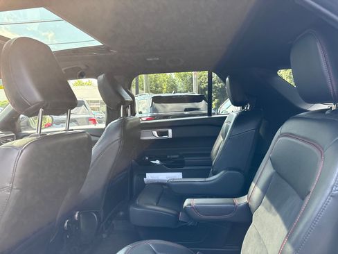 Used 2022 Ford Explorer ST-Line w/ Class IV Trailer Tow Package image 25