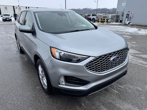 Used 2024 Ford Edge SEL w/ Convenience Package image 7