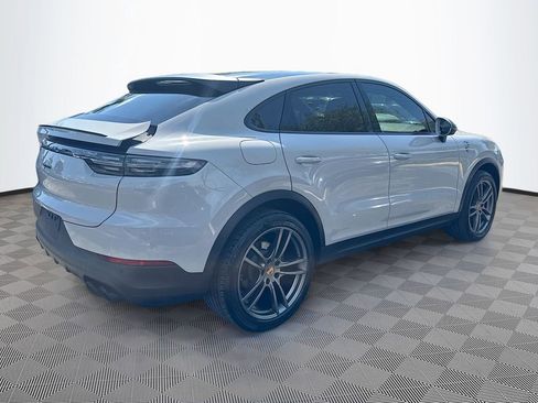 Used 2023 Porsche Cayenne Platinum Edition image 6