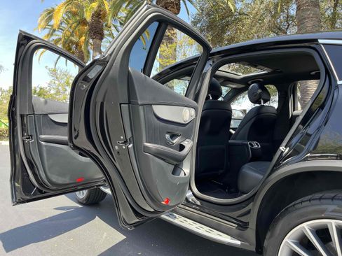 Used 2020 Mercedes-Benz GLC 300 4MATIC Coupe image 44
