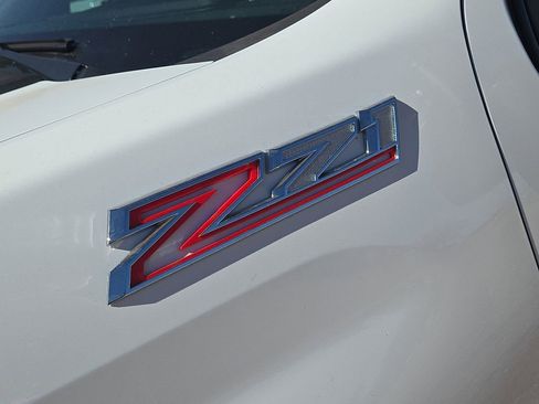 Used 2024 Chevrolet Silverado 2500 LT image 11