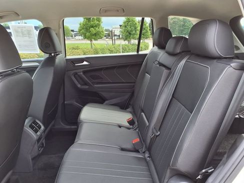 Used 2023 Volkswagen Tiguan SE FWD image 20
