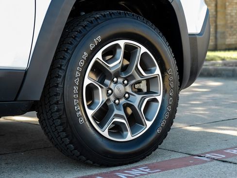 Used 2022 Jeep Cherokee Trailhawk w/ Premium Leather Package image 69