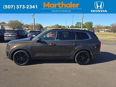 Used 2022 Kia Telluride SX image 2