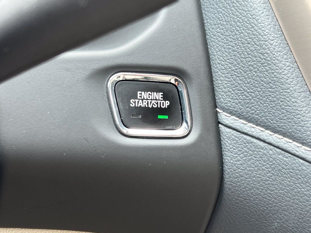 Used 2020 GMC Acadia Denali w/ LPO, Adventure Package AWD/4WD image 31