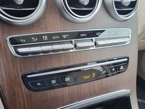 Used 2022 Mercedes-Benz GLC 300 4MATIC image 22