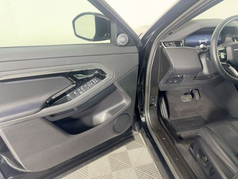 Used 2023 Land Rover Range Rover Evoque S image 12