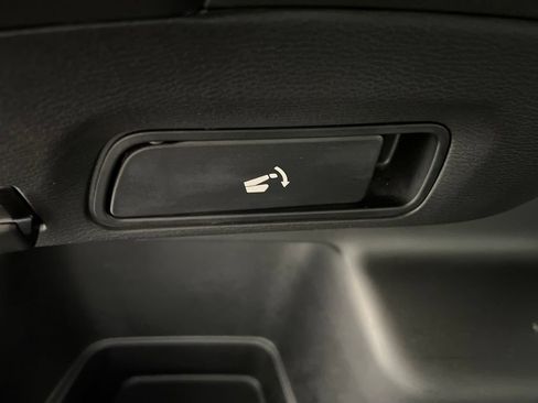 Used 2025 Mitsubishi Outlander SE FWD image 44
