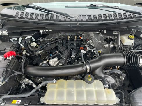 Used 2023 Ford Expedition XLT AWD/4WD image 21