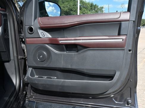 Used 2024 Ford Expedition Max Limited image 27