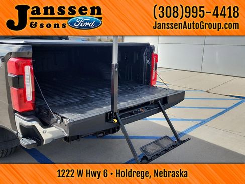 Used 2025 Ford F250 Lariat image 12