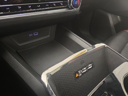 Used 2025 Chevrolet Equinox RS image 27