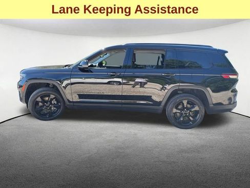 Used 2023 Jeep Grand Cherokee L Limited w/ Black Appearance Package AWD/4WD image 8