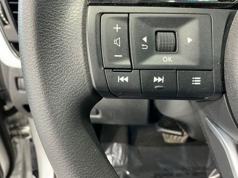 Used 2023 Nissan Rogue SV image 30