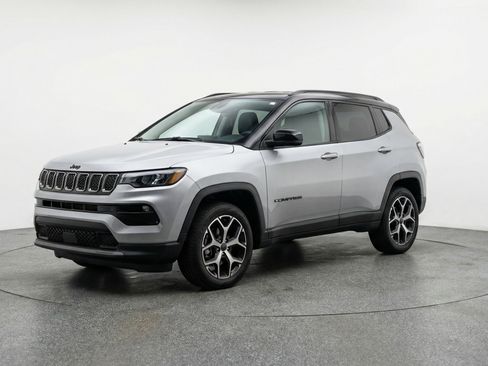 Used 2025 Jeep Compass Limited AWD/4WD image 3