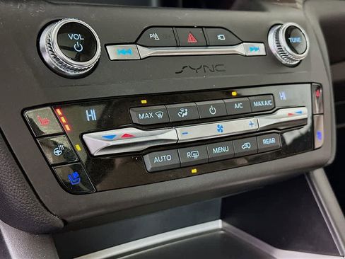 Certified 2020 Ford Explorer Limited w/ Class III Trailer Tow Package image 18