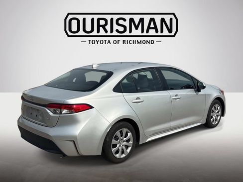 Used 2025 Toyota Corolla LE FWD image 5