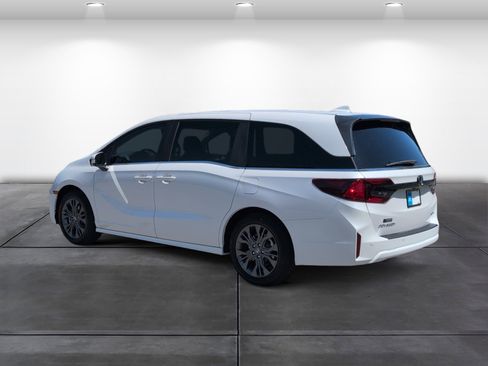 New 2026 Honda Odyssey Touring image 3
