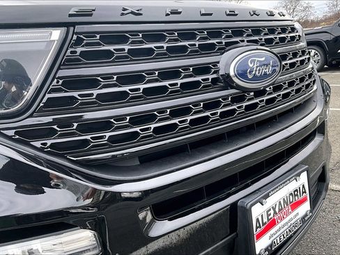 Used 2022 Ford Explorer XLT w/ Equipment Group 202A image 29