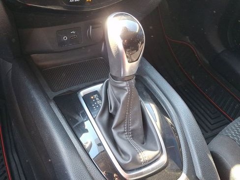 Used 2021 Nissan Rogue Sport S image 14