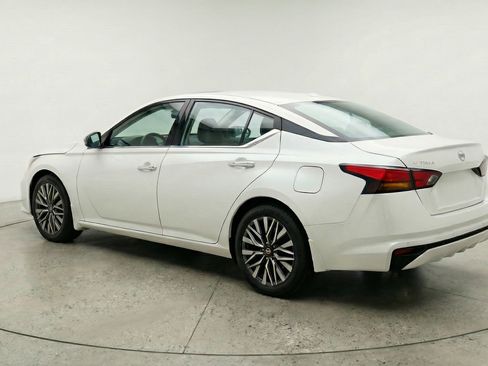 Used 2025 Nissan Altima 2.5 SV image 6