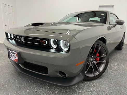 Used 2023 Dodge Challenger R/T w/ Performance Handling Group image 4
