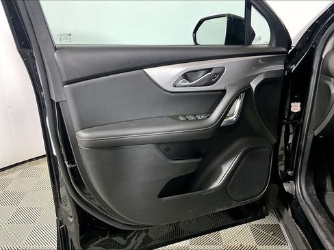 Used 2025 Chevrolet Blazer LT FWD image 18