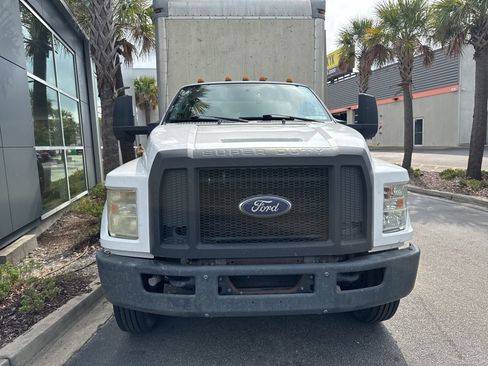 Used 2016 Ford F650 2WD Regular Cab Super Duty image 9