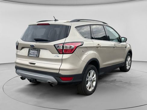 Used 2017 Ford Escape SE w/ SE Leather Comfort Package AWD/4WD image 9