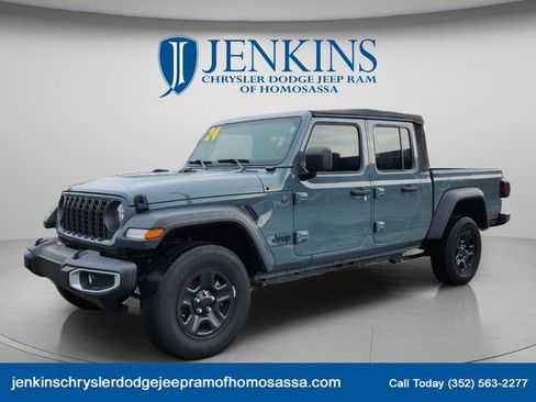 Used 2024 Jeep Gladiator Sport AWD/4WD image 10
