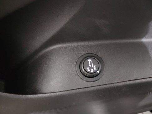 Used 2018 Chevrolet Equinox LT image 13