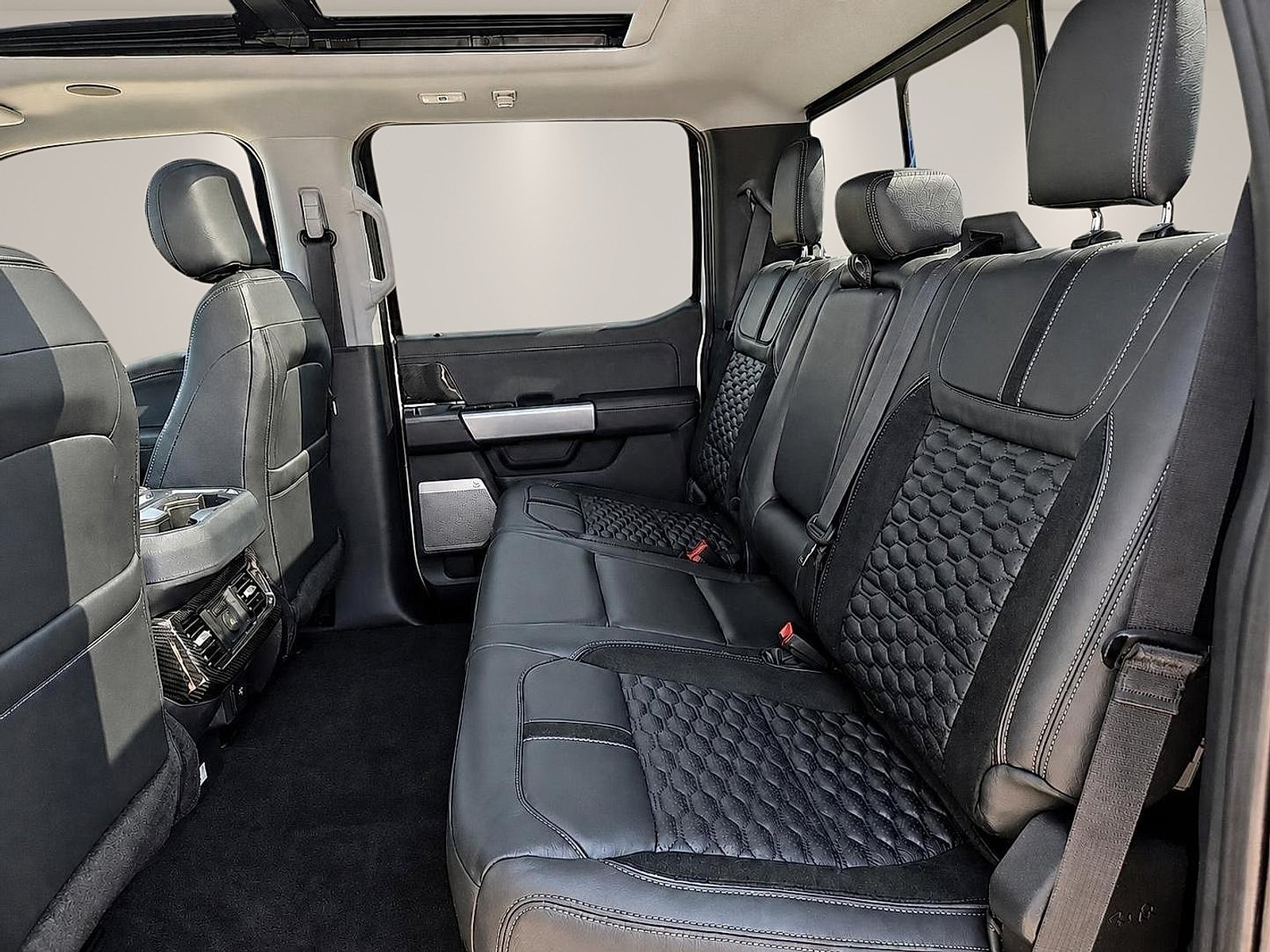 New 2026 Ford F250 Lariat w/ Black Appearance Package AWD/4WD image 13